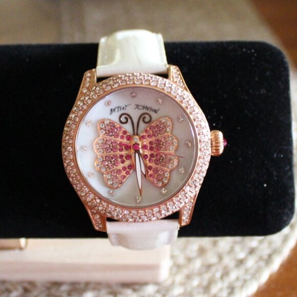 NWT, AUTHENTIC BETSEY JOHNSON WRISTWATCH BLING BUTTERFLY, STUNNING! - Picture 1 of 9